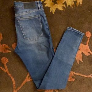 Levi high waisted skinny jeans